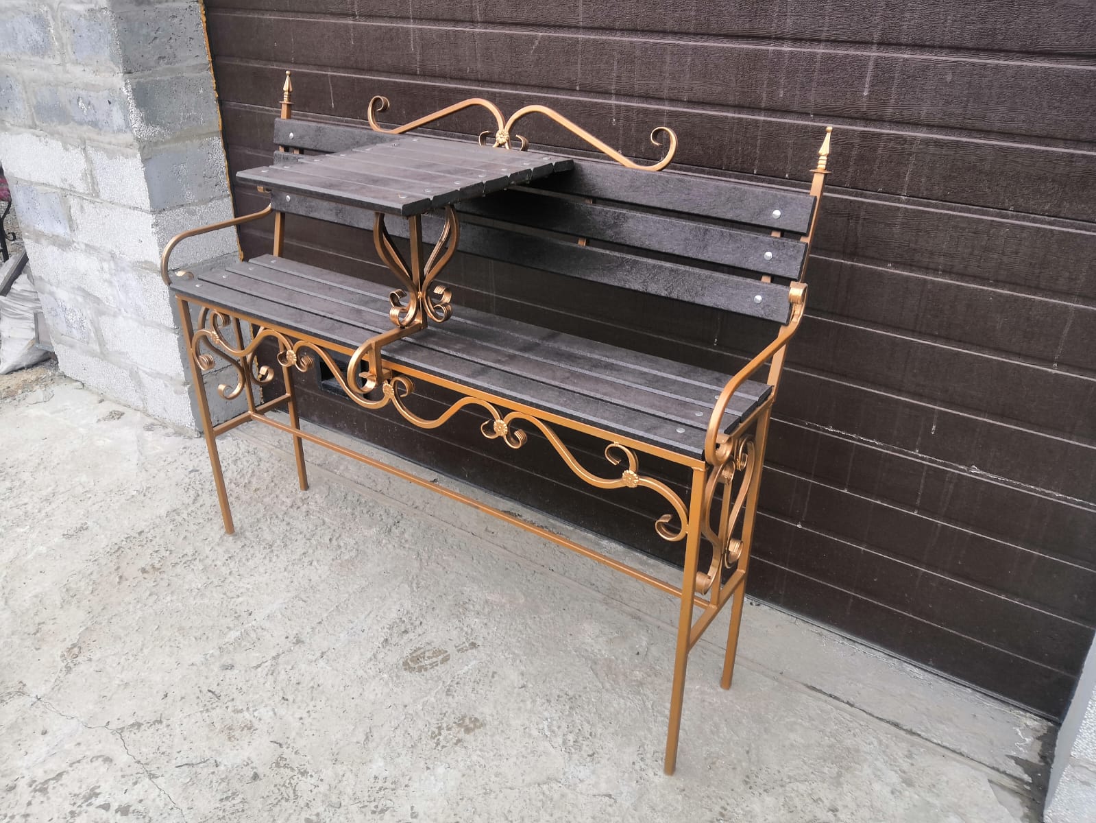 гранитный стол на кладбище