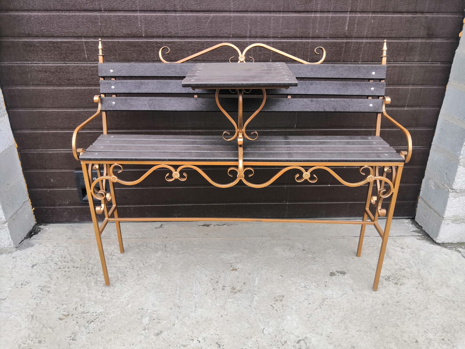 Лавочки и столики на кладбище в Нягани — изготовление, установка и продажа | Мир Камня